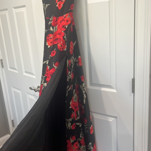 Floral formal dress - Picture 2 of 4